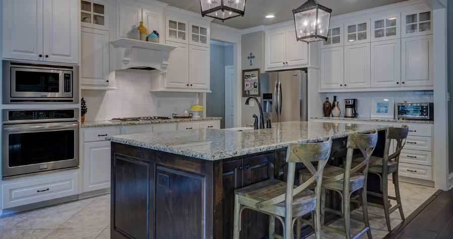 Ile kosztują kamienne blaty kuchenne Cennik 2024